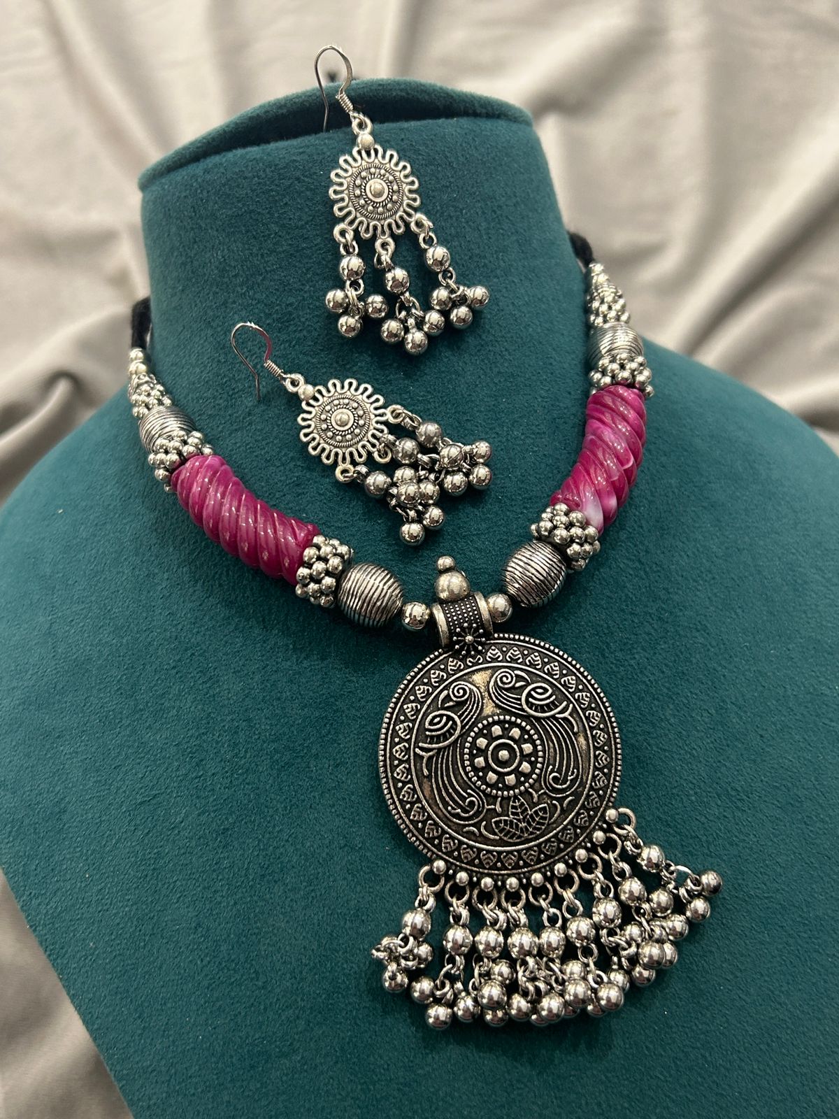 Oxidized Silver Round Pendant Necklace Set with Pink Beads & Earrings